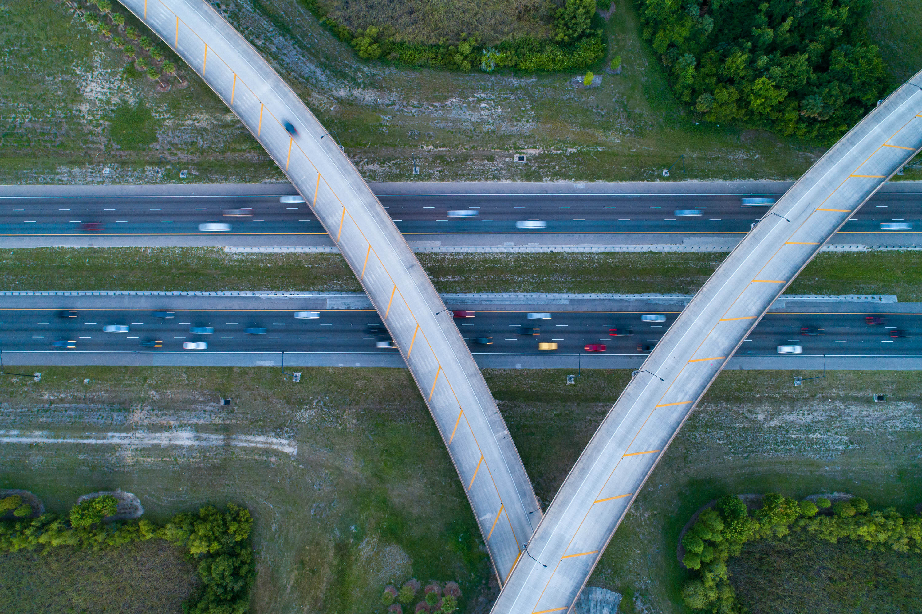 Aerial photo looking down at an overpass near Orlando, Florida.